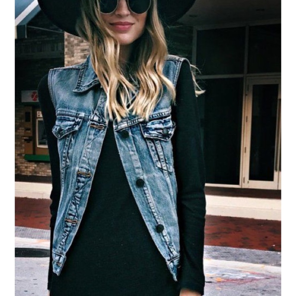 VINTAGE LEVI'S DENIM VEST - Picture 8 of 8